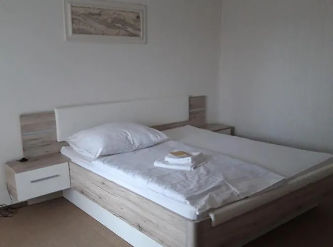 Solid بيت ضيافة