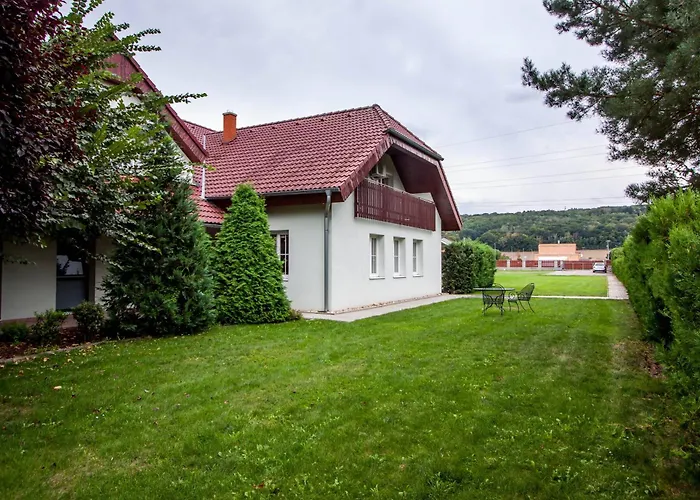 Solid بيت ضيافة