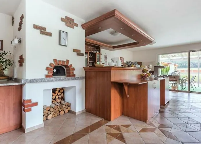 Solid بيت ضيافة